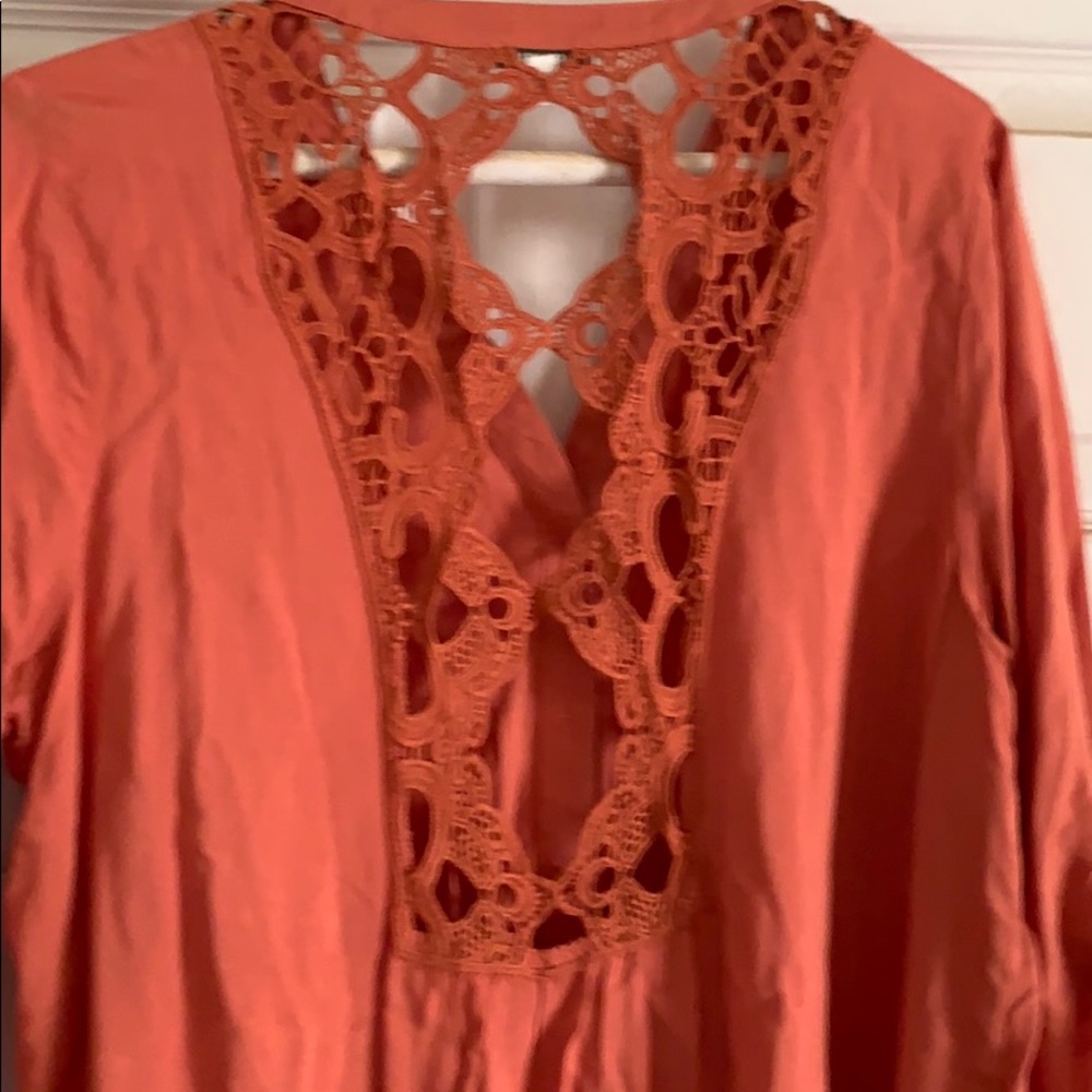 Flowing lace detail top - Picture 2 of 4